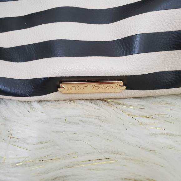 Betsey Johnson striped purse - Picture 2 of 8